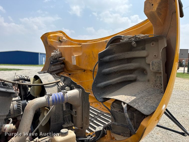 image for item ET6213 2018 Freightliner B2 school bus