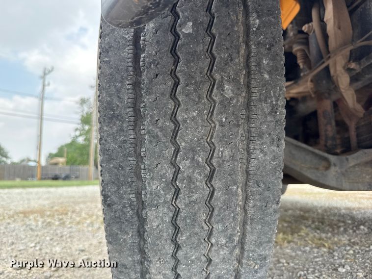 image for item ET6213 2018 Freightliner B2 school bus