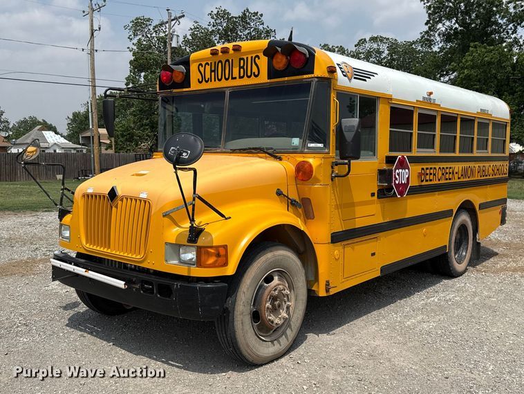 image for item ET6214 2003 International 3000IC school bus