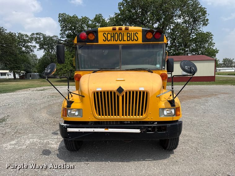 image for item ET6214 2003 International 3000IC school bus