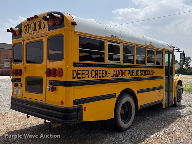 image for item ET6214 2003 International 3000IC school bus