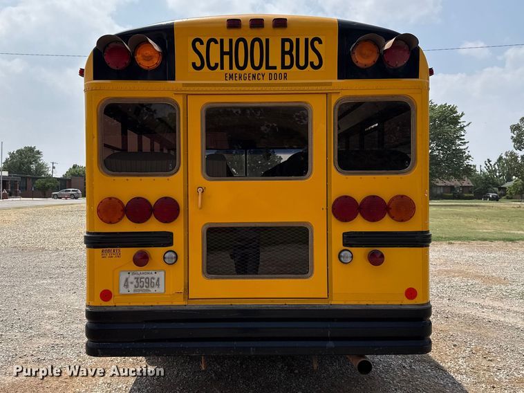 image for item ET6214 2003 International 3000IC school bus