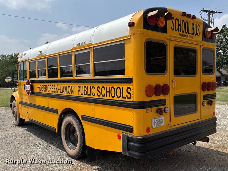 image for item ET6214 2003 International 3000IC school bus