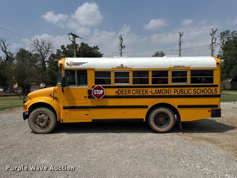 image for item ET6214 2003 International 3000IC school bus