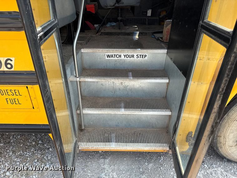 image for item ET6214 2003 International 3000IC school bus