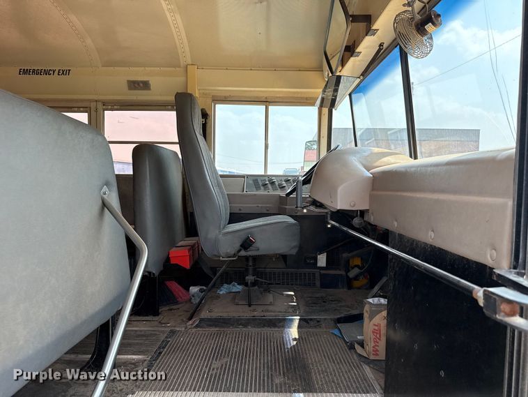 image for item ET6214 2003 International 3000IC school bus