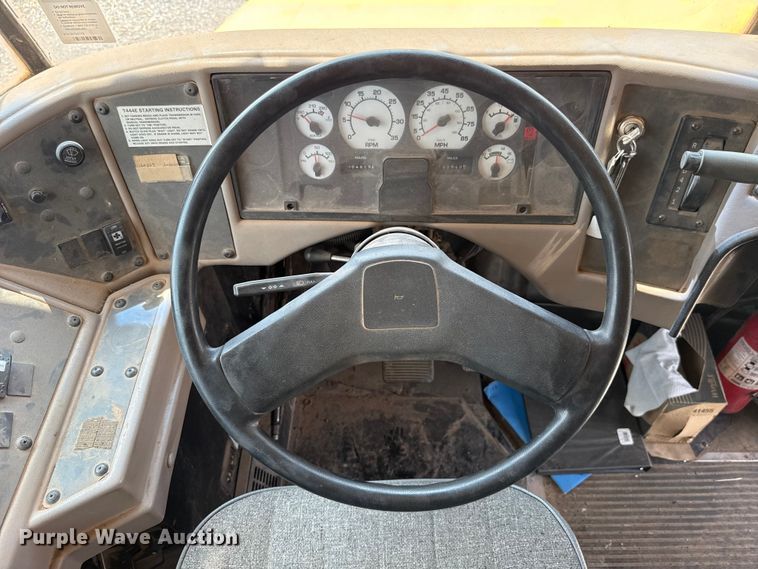 image for item ET6214 2003 International 3000IC school bus