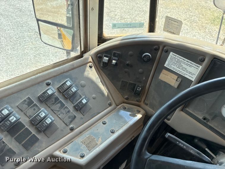 image for item ET6214 2003 International 3000IC school bus