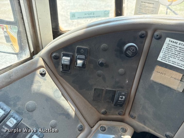 image for item ET6214 2003 International 3000IC school bus