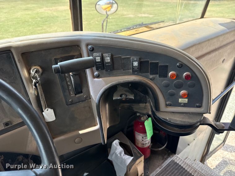image for item ET6214 2003 International 3000IC school bus
