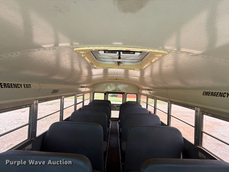image for item ET6214 2003 International 3000IC school bus