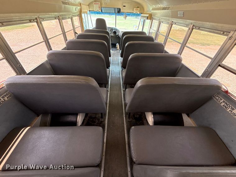 image for item ET6214 2003 International 3000IC school bus
