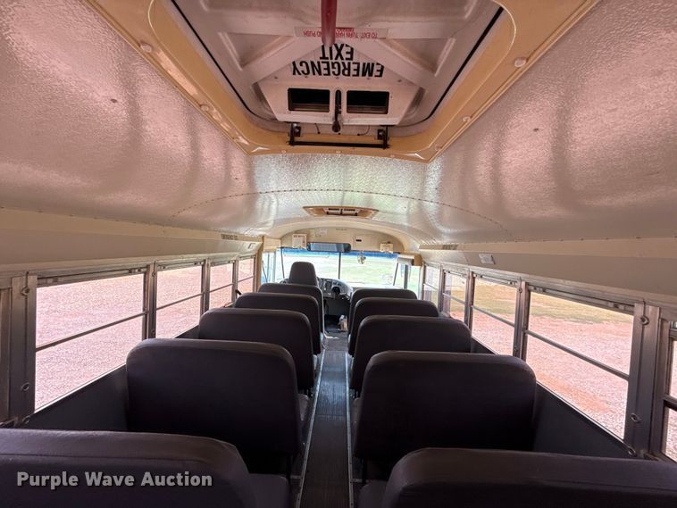 image for item ET6214 2003 International 3000IC school bus