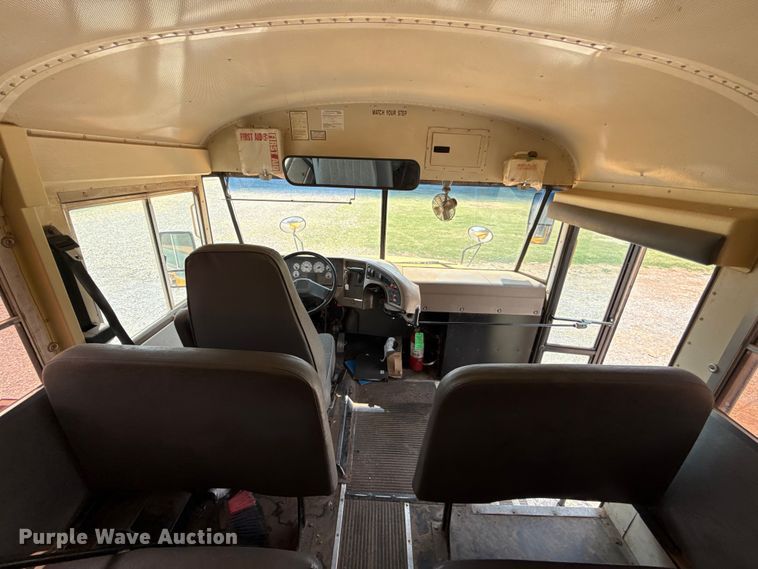 image for item ET6214 2003 International 3000IC school bus