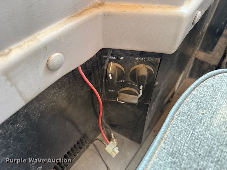 image for item ET6214 2003 International 3000IC school bus