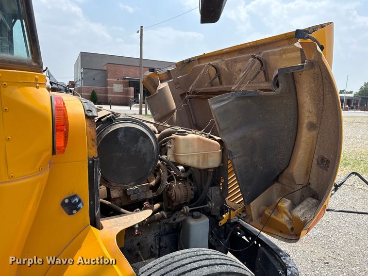 image for item ET6214 2003 International 3000IC school bus