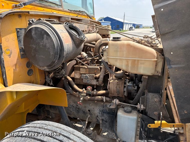 image for item ET6214 2003 International 3000IC school bus