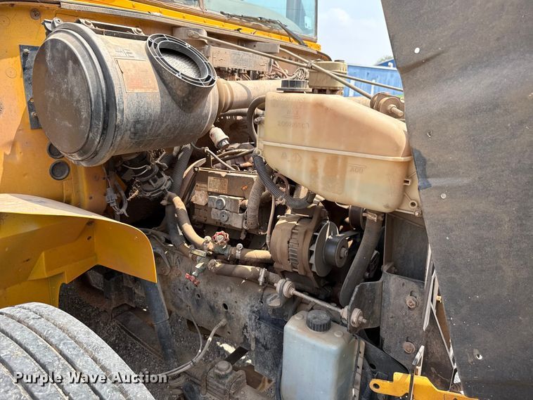 image for item ET6214 2003 International 3000IC school bus