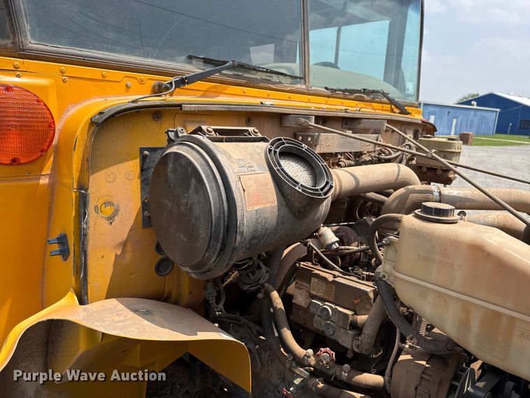 image for item ET6214 2003 International 3000IC school bus