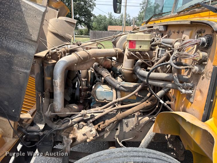 image for item ET6214 2003 International 3000IC school bus