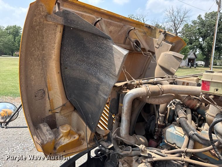 image for item ET6214 2003 International 3000IC school bus