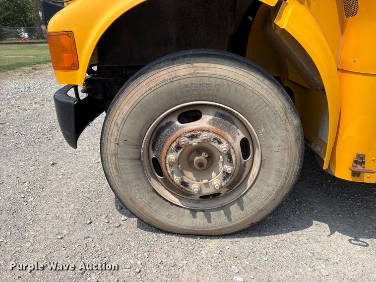 image for item ET6214 2003 International 3000IC school bus