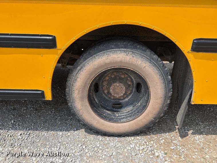 image for item ET6214 2003 International 3000IC school bus