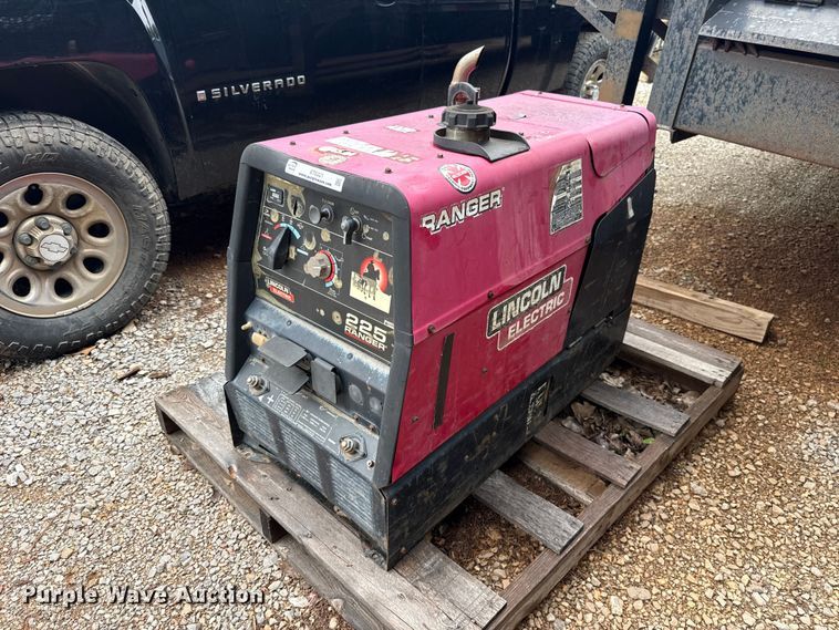 image for item ET6221 Lincoln Electric 225 Ranger welder