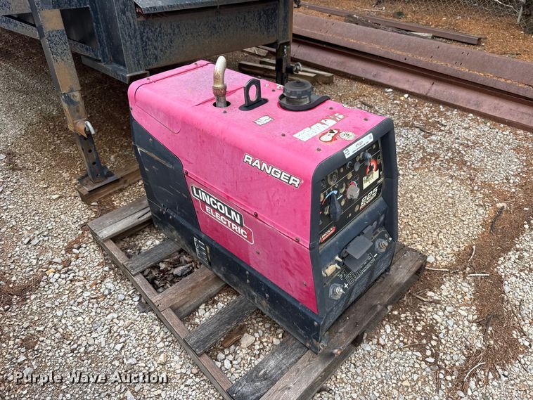 image for item ET6221 Lincoln Electric 225 Ranger welder