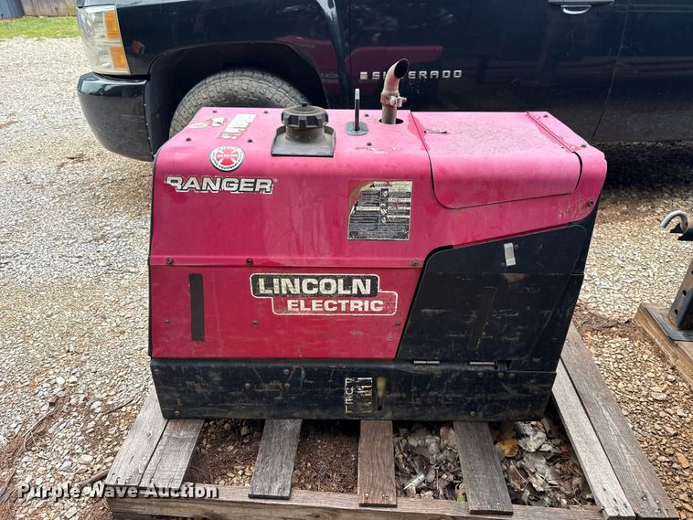 image for item ET6221 Lincoln Electric 225 Ranger welder