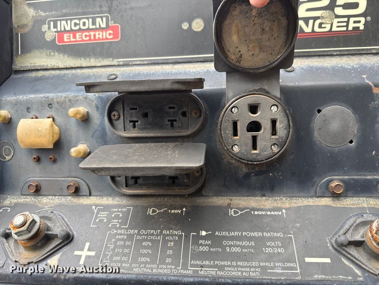 image for item ET6221 Lincoln Electric 225 Ranger welder