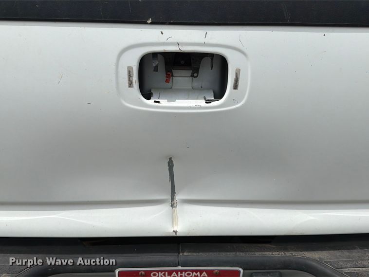 image for item ET6247 2006 Chevrolet Silverado 2500HD Ext. Cab pickup truck