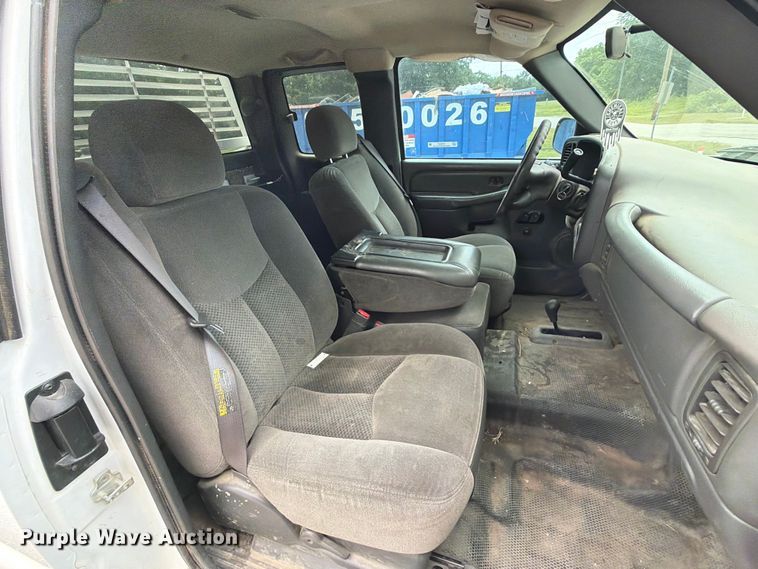 image for item ET6247 2006 Chevrolet Silverado 2500HD Ext. Cab pickup truck