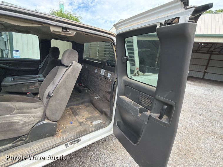 image for item ET6247 2006 Chevrolet Silverado 2500HD Ext. Cab pickup truck