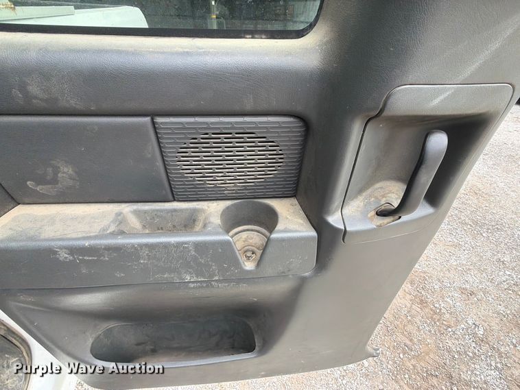 image for item ET6247 2006 Chevrolet Silverado 2500HD Ext. Cab pickup truck