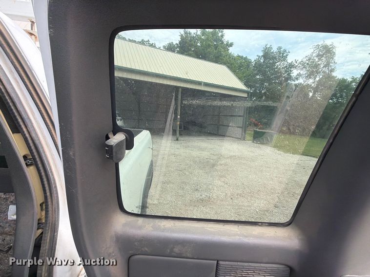 image for item ET6247 2006 Chevrolet Silverado 2500HD Ext. Cab pickup truck