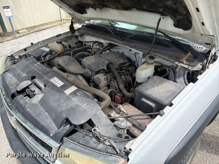 image for item ET6247 2006 Chevrolet Silverado 2500HD Ext. Cab pickup truck