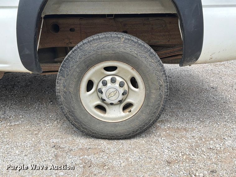 image for item ET6247 2006 Chevrolet Silverado 2500HD Ext. Cab pickup truck