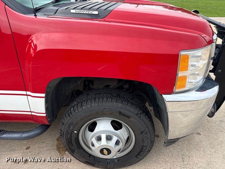image for item EU0561 2013 Chevrolet Silverado 3500HD ambulance