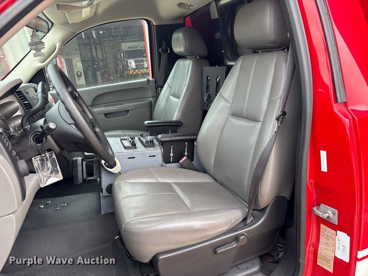 image for item EU0561 2013 Chevrolet Silverado 3500HD ambulance