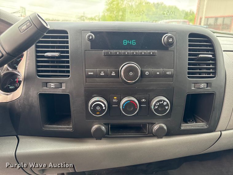 image for item EU0561 2013 Chevrolet Silverado 3500HD ambulance