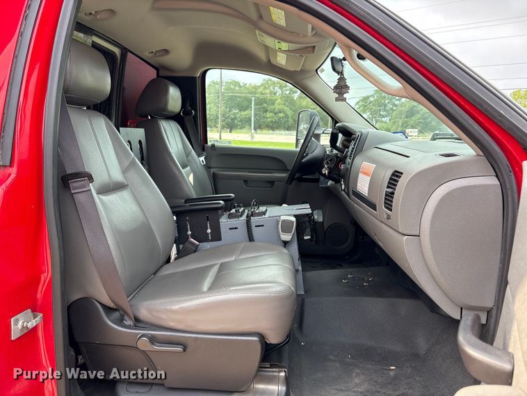 image for item EU0561 2013 Chevrolet Silverado 3500HD ambulance