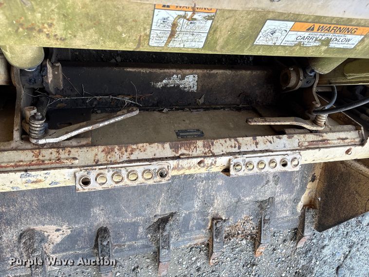 image for item EU0582 2004 Bobcat S150 skid steer loader