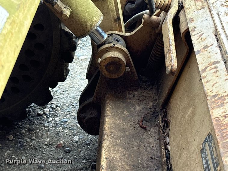 image for item EU0582 2004 Bobcat S150 skid steer loader