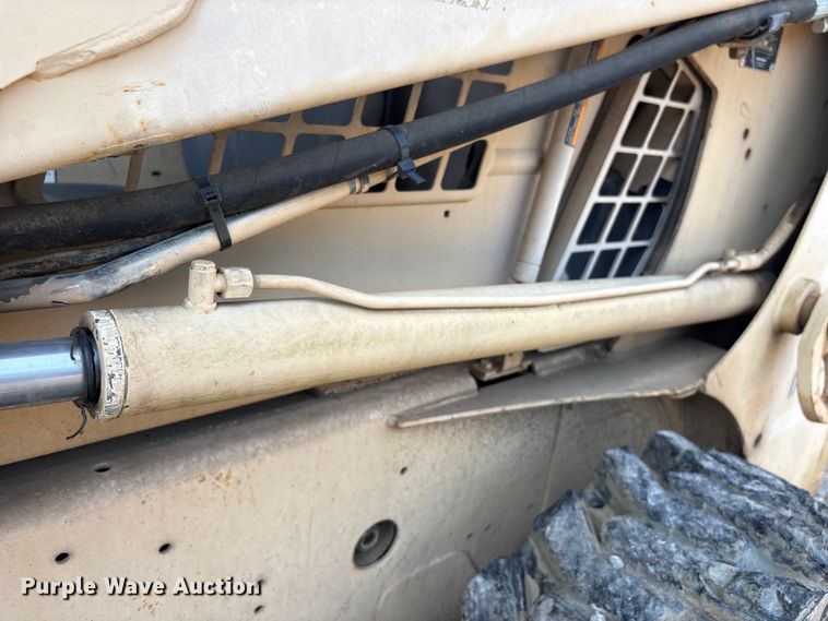 image for item EU0582 2004 Bobcat S150 skid steer loader