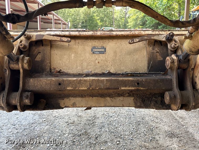 image for item EU0582 2004 Bobcat S150 skid steer loader
