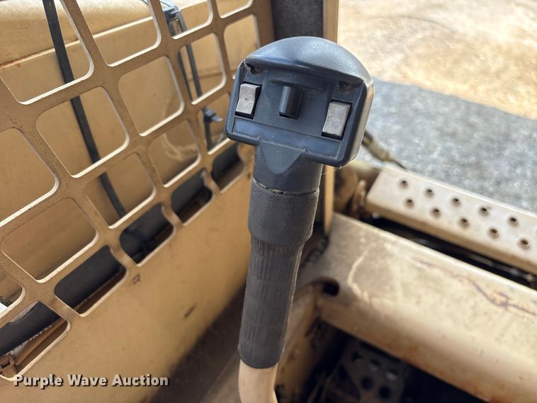 image for item EU0582 2004 Bobcat S150 skid steer loader