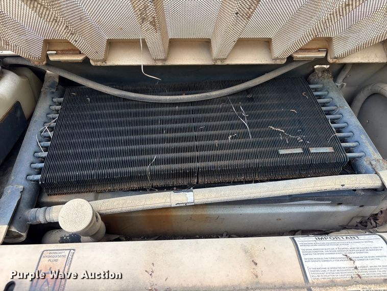 image for item EU0582 2004 Bobcat S150 skid steer loader