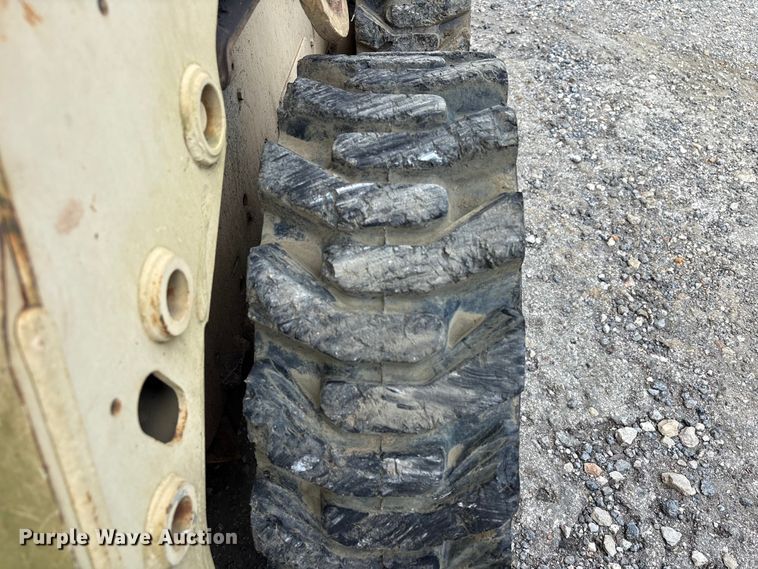 image for item EU0582 2004 Bobcat S150 skid steer loader