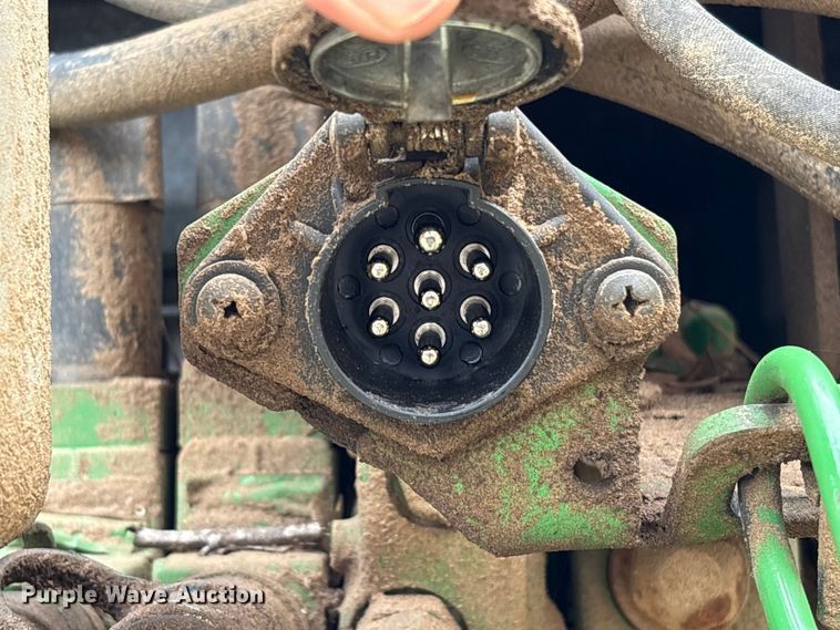 image for item EU0583 2016 John Deere 6110M tractor